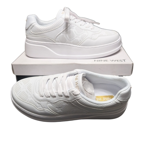 Nine West Gingy3 All White Lace Up Platform Sneakers Classic Design Size 10M - Picture 1 of 8